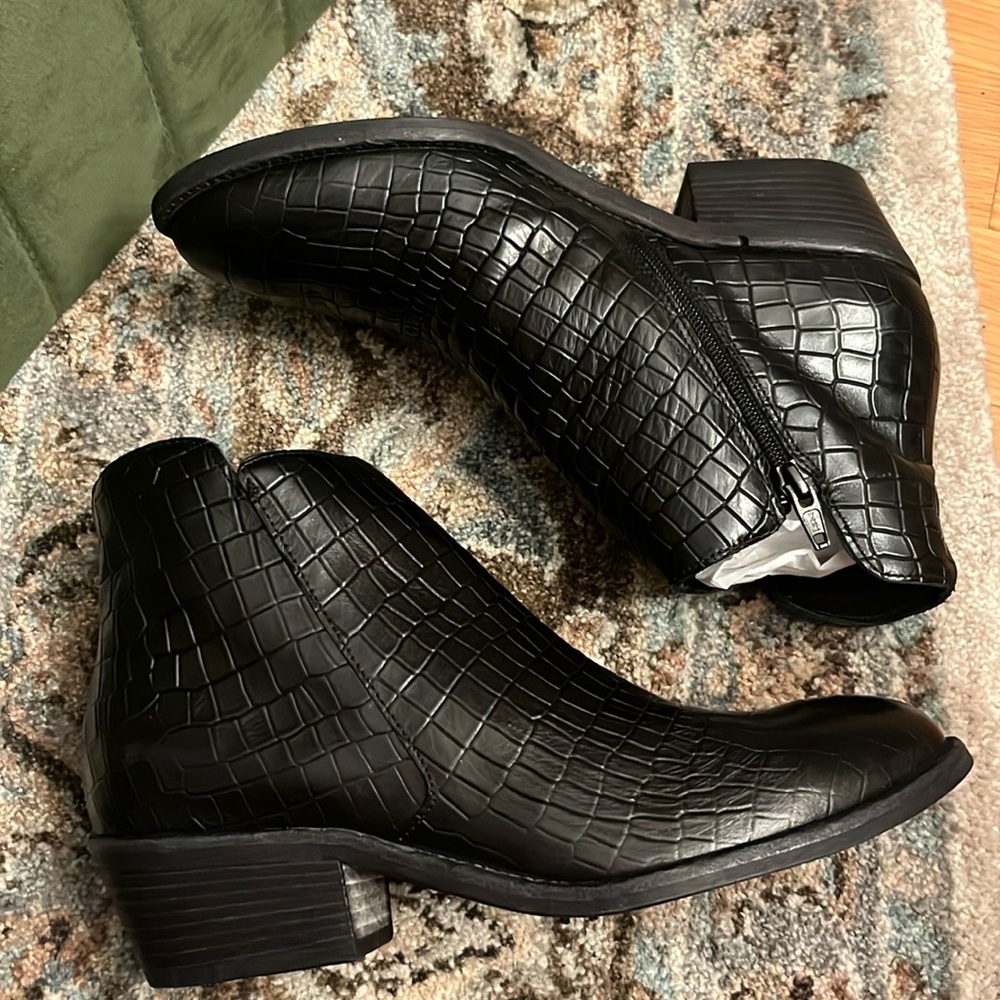 BRAND NEW black leather booties